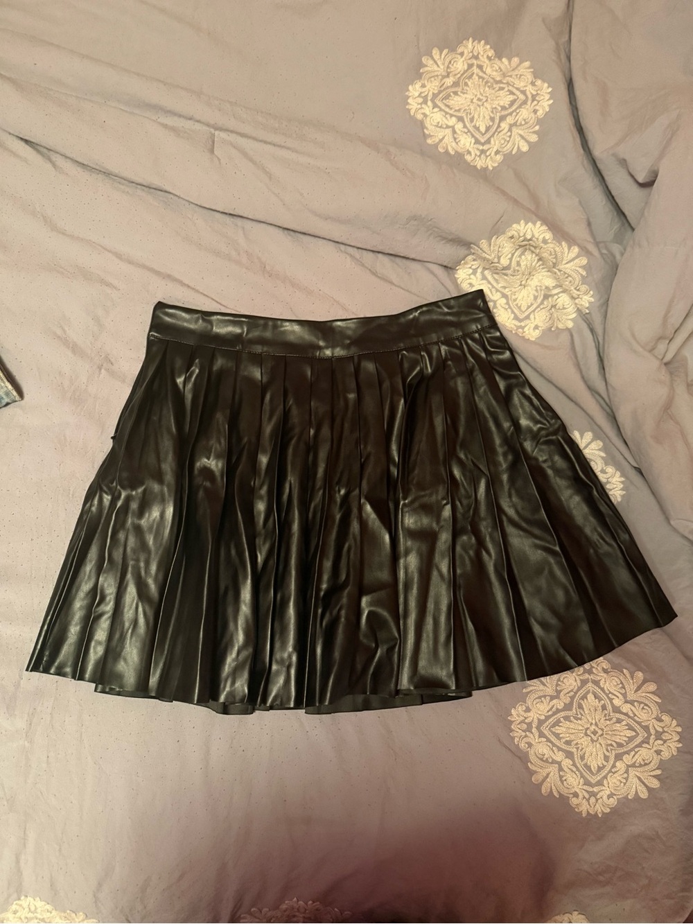SHEIN Black Faux Leather Pleated Skater Skirt